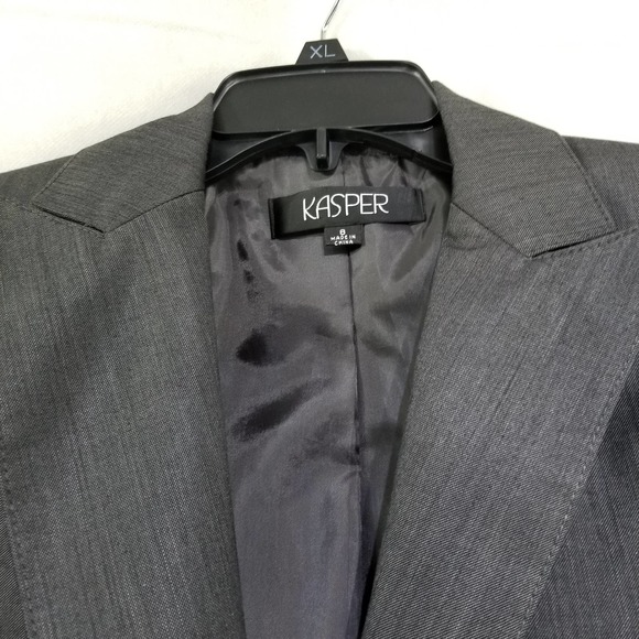 Kasper Charcoal Gray Blazer Jacket  Fitted Size 8 Shorter Length - Picture 2 of 10